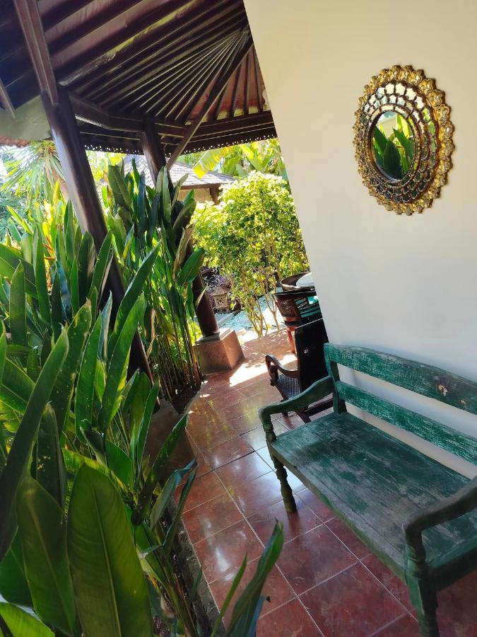 Villa Layang Bulan A Homey Guesthouse For Men Near The Beach In North Kuta Denpasar Exteriér fotografie